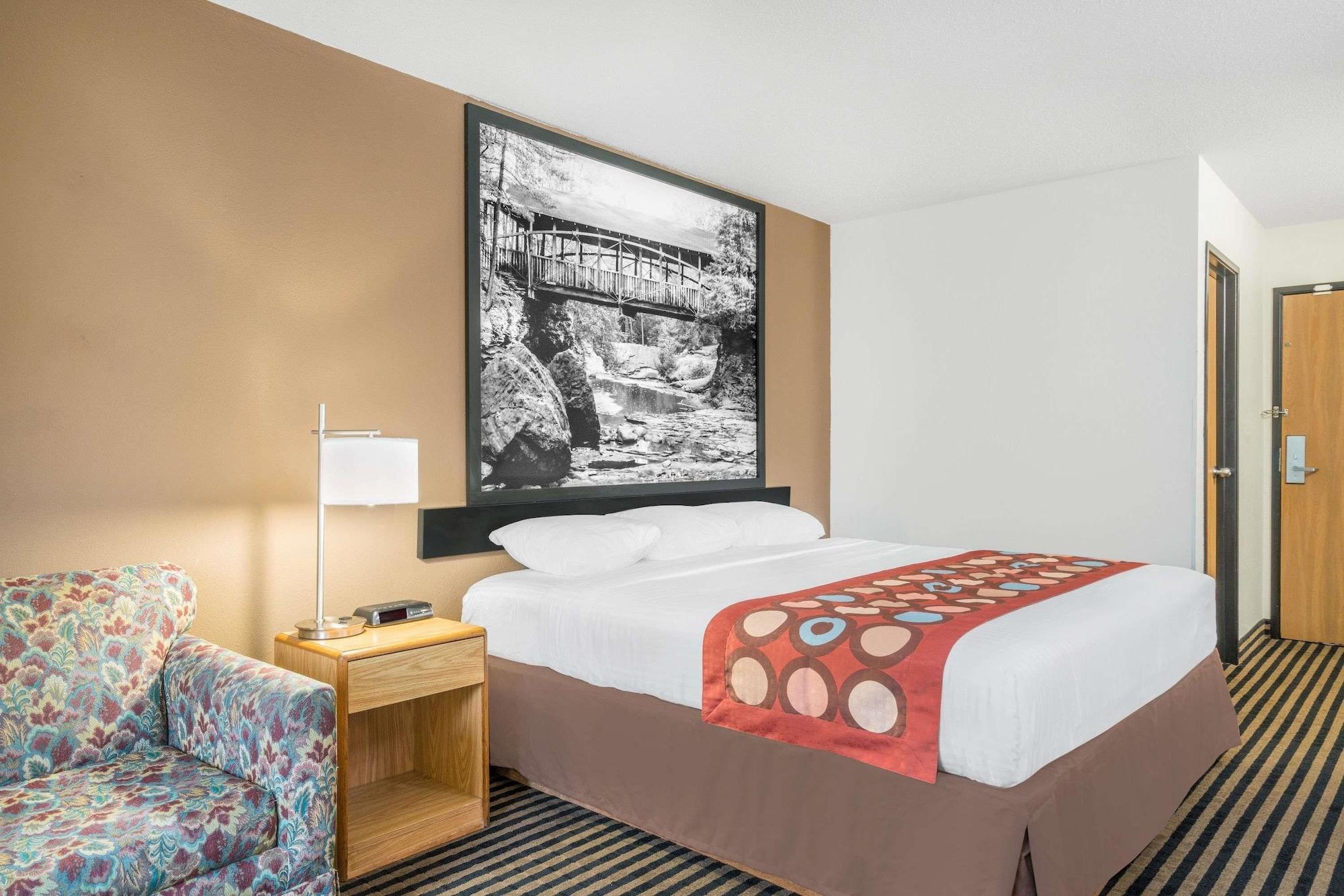 Super 8 by Wyndham Wausau Exterior foto