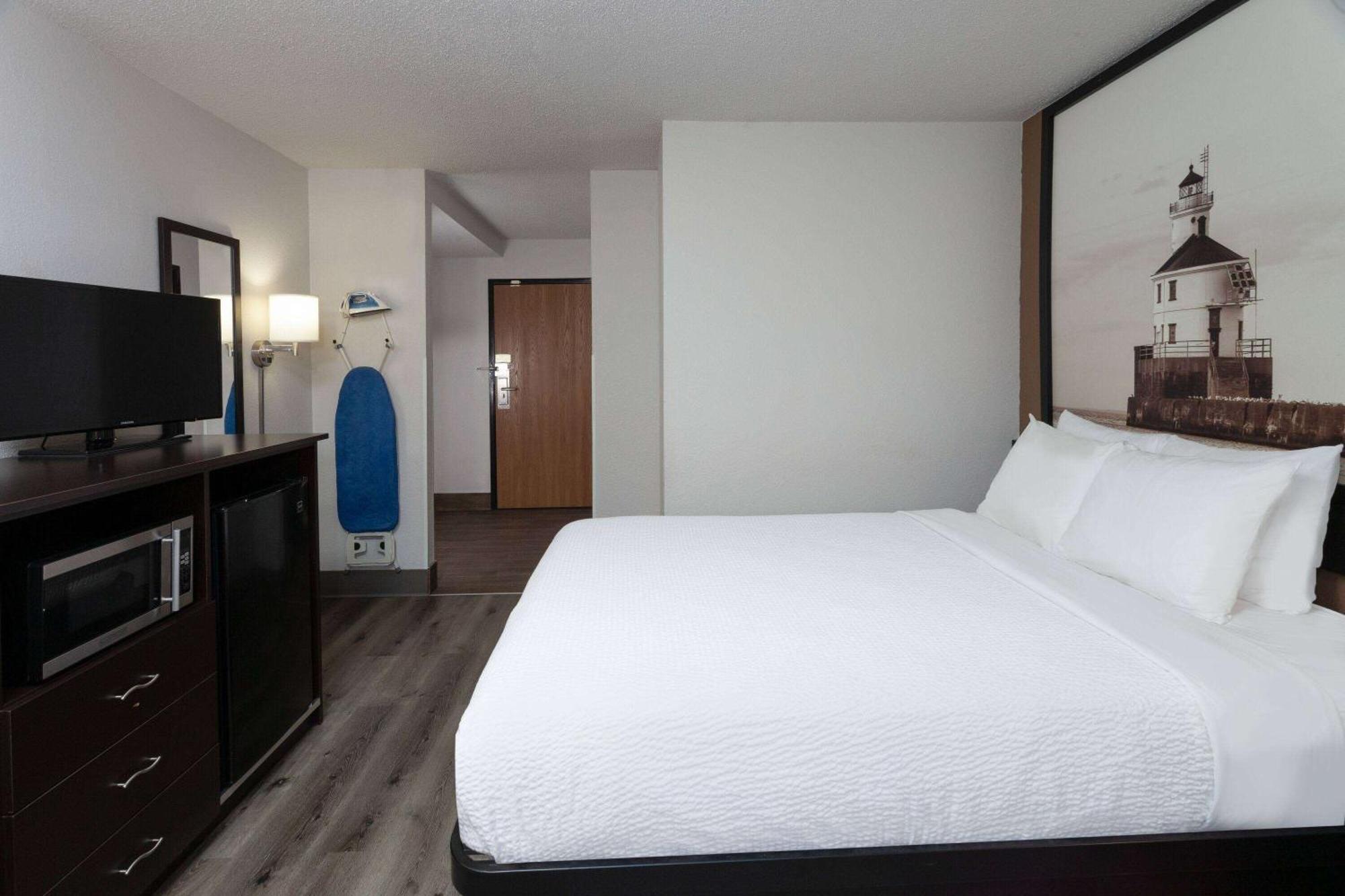 Super 8 by Wyndham Wausau Exterior foto