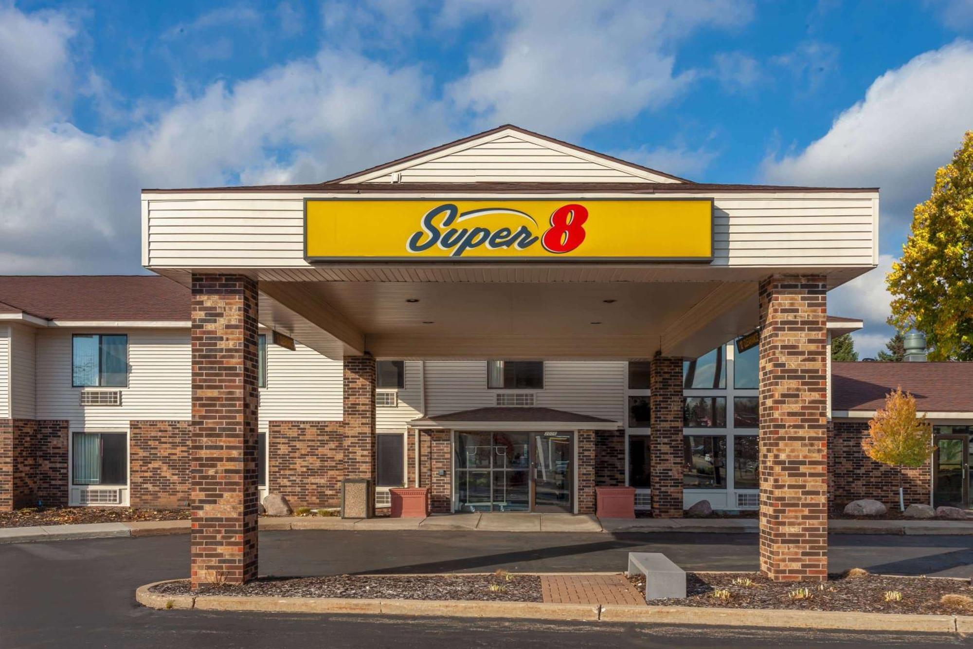Super 8 by Wyndham Wausau Exterior foto